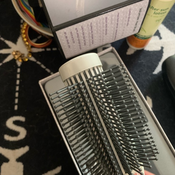 T3 Volumizer Heat Brush - Picture 9 of 10